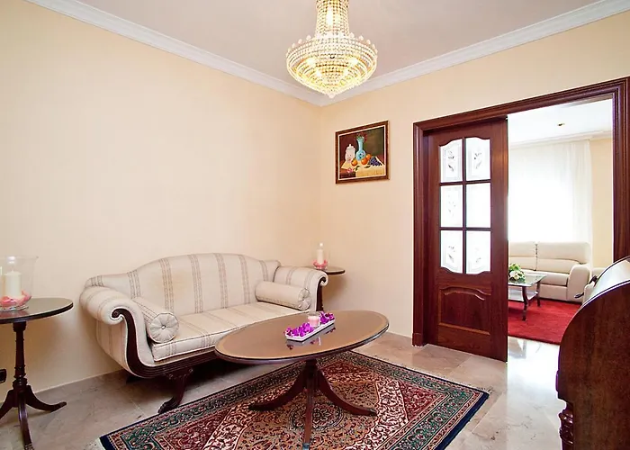 Pg Gracia - Valencia By Interhome Daire