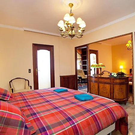 Pg Gracia - Valencia By Interhome Barcellona